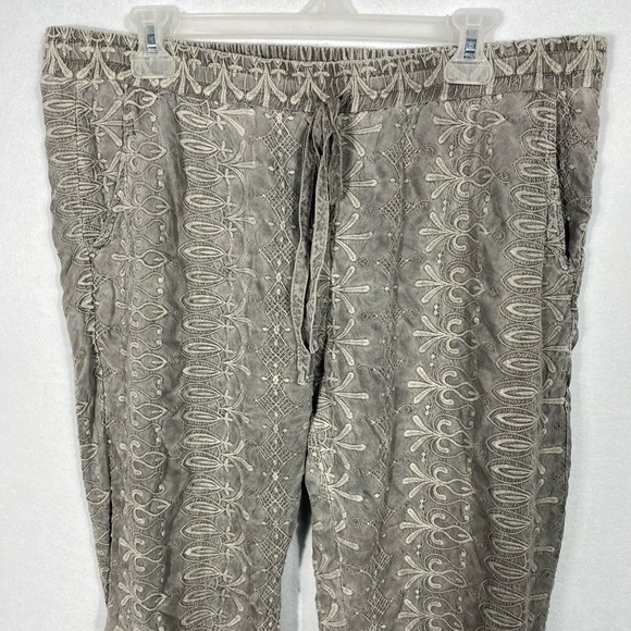 Johnny Was Gray Fully Embroidered Joggers size Large - Picture 2 of 12